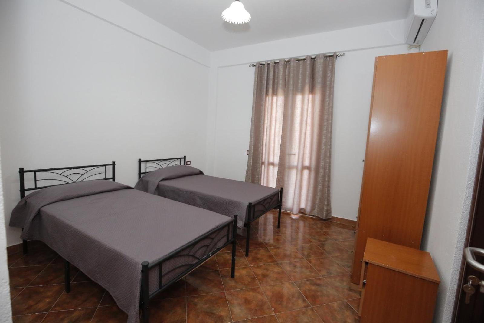 Hotelgodini Golem (Tirana) Exterior foto